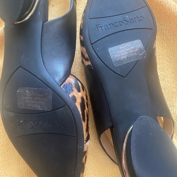 Women’s slides - Picture 3 of 3